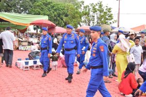 Direktur Polairud Polda Sumsel Kombes Pol Andreas Kusmaedi didampingi Wadir Polairud AKBP Zahrul Bawadi saat pengamanan malam puncak Cap Go Me di Pulau Kemarau 