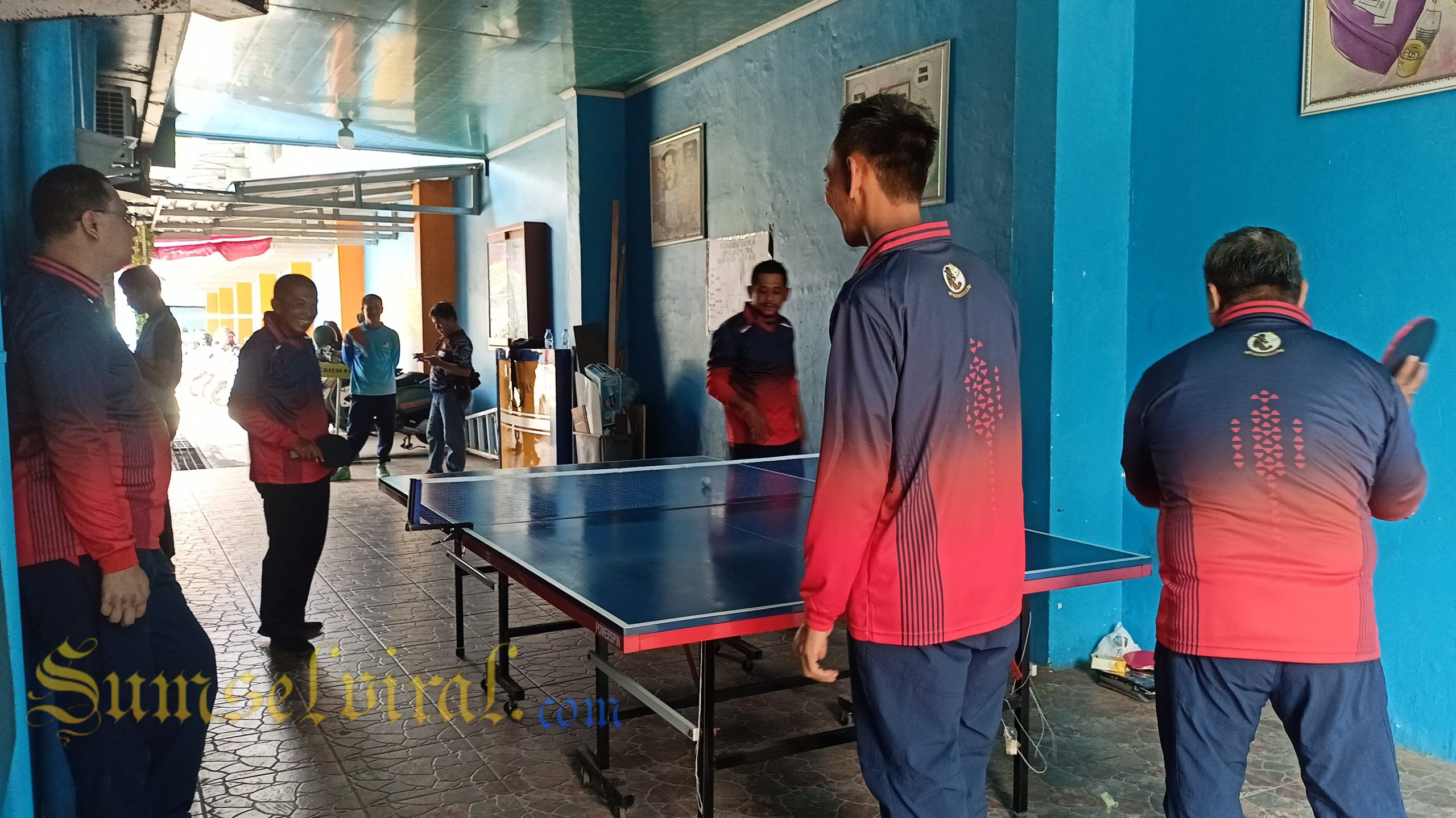 Lomba tenis meja di lapangan kantor KSOP Palembang 