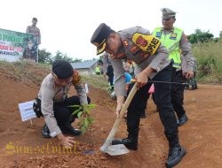 Sambut HUT Bhayangkara Ke 78, Polres Musi Rawas Tanam Puluhan Pohon