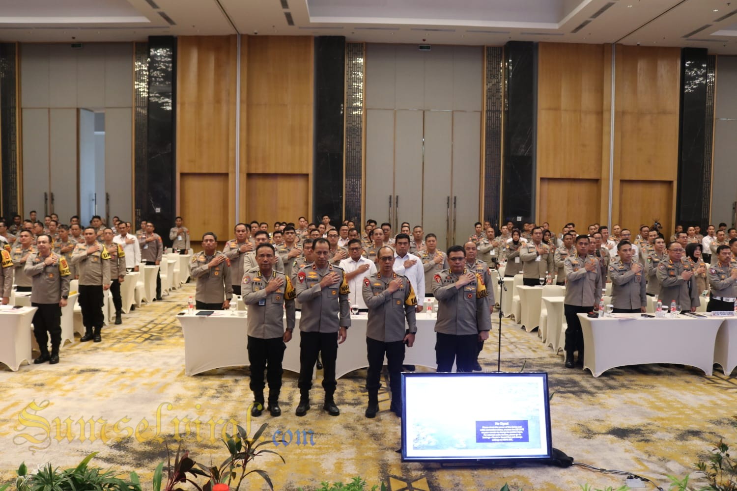 Kapolda Sumsel fhoto bersama saat selesai rapat