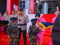 Air Mata Haru Warnai Perpisahan Jenderal Bintang Tiga, Tongkat Komando Polda Sumsel Beralih Tangan